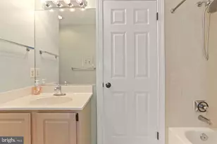 2835 Lorcom Ln, Arlington, VA 22207 - Photo 29