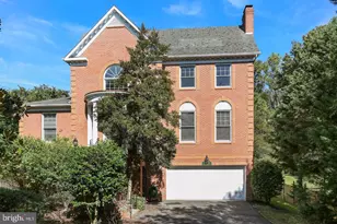 2835 Lorcom Ln, Arlington, VA 22207 - Photo 3