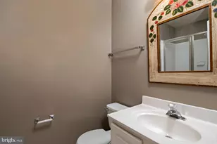 1122 N Vernon St, Arlington, VA 22201 - Photo 9