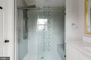 2400 S Arlington Ridge Rd, Arlington, VA 22202 - Photo 21