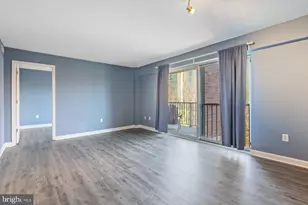 1300 Army Navy Dr, Arlington, VA 22202 - Photo 5