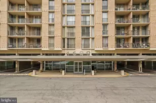 4600 S Four Mile Run Dr S, Arlington, VA 22204 - Photo 5