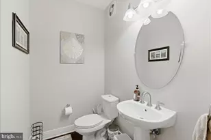 1418 N Rhodes St, Arlington, VA 22209 - Photo 9