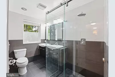 700 26th Place S, Arlington, VA 22202 - Photo 31