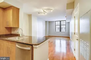 1021 N Garfield St, Arlington, VA 22201 - Photo 5