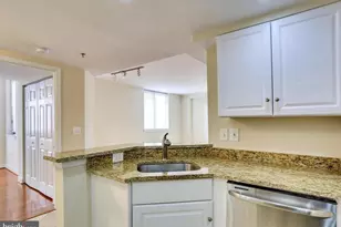1045 N Utah St, Arlington, VA 22201 - Photo 5