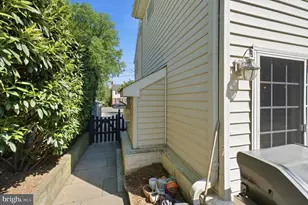 950 N Longfellow St, Arlington, VA 22205 - Photo 37