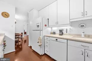 1300 Army Navy Dr, Arlington, VA 22202 - Photo 15
