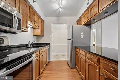 1301 N Courthouse Road #1612, Arlington, VA 22201 - Photo 17