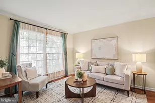 2536 S Walter Reed Dr, Arlington, VA 22206 - Photo 1