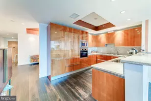 1881 N Nash St, Arlington, VA 22209 - Photo 5