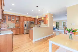 2310 N Van Buren Ct N, Arlington, VA 22205 - Photo 13