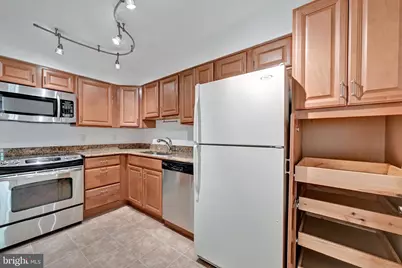 1600 N Oak Street #423, Arlington, VA 22209 - Photo 3