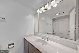 1600 N Oak St, Arlington, VA 22209 - Photo 7