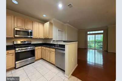 2321 25th Street S #2-104, Arlington, VA 22206 - Photo 3