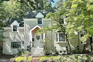 2700 S Grant St, Arlington, VA 22202 - Photo 1