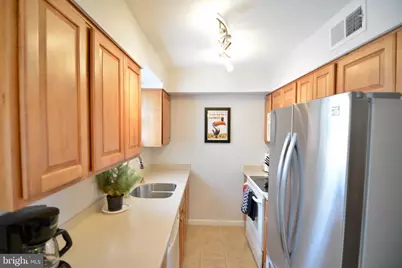 2627 S Walter Reed Drive S #B, Arlington, VA 22206 - Photo 3