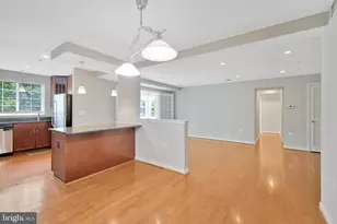 4067 S Four Mile Run Dr, Arlington, VA 22204 - Photo 7