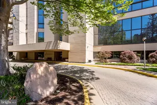 1101 S Arlington Ridge Rd, Arlington, VA 22202 - Photo 1