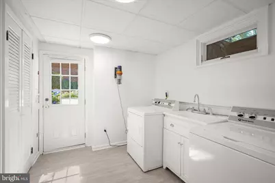 3075 N Pollard Street N, Arlington, VA 22207 - Photo 49