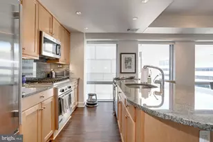 1111 19th St N, Arlington, VA 22209 - Photo 29