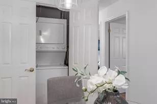 2050 N Calvert St, Arlington, VA 22201 - Photo 11