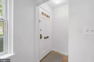 3063 S Buchanan St, Arlington, VA 22206 - Photo 3