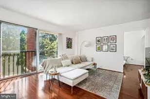 1300 Army Navy Dr, Arlington, VA 22202 - Photo 5