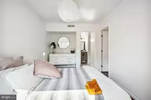 1300 Army Navy Dr, Arlington, VA 22202 - Photo 9