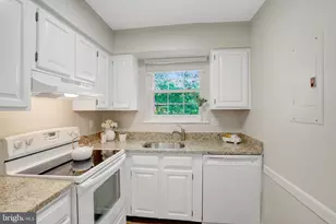 2107 N Scott St, Arlington, VA 22209 - Photo 17