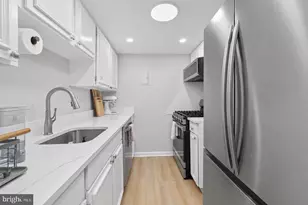 1300 Army Navy Dr, Arlington, VA 22202 - Photo 3