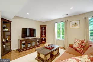 4123 S Four Mile Run Dr, Arlington, VA 22204 - Photo 5