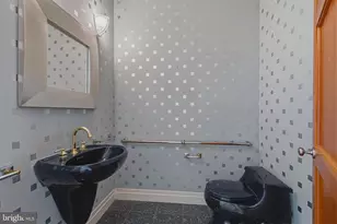 3190 N Woodrow St, Arlington, VA 22207 - Photo 25