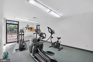 1016 S Wayne St, Arlington, VA 22204 - Photo 37