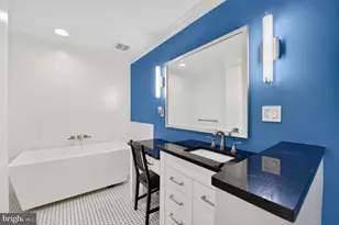 1300 Army Navy Dr, Arlington, VA 22202 - Photo 13