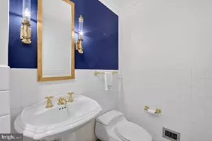 1300 Army Navy Dr, Arlington, VA 22202 - Photo 17
