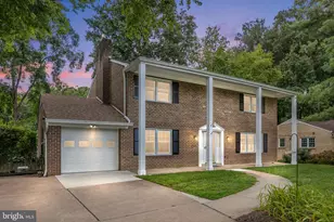 2542 N Wakefield St, Arlington, VA 22207 - Photo 3