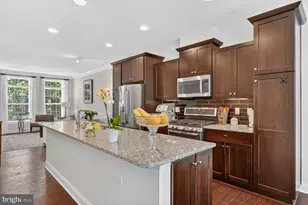 307 Upton Ct N, Arlington, VA 22203 - Photo 11