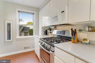 2700 N Dinwiddie Street N, Arlington, VA 22207 - Photo 13