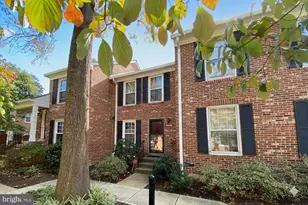 2410 S Walter Reed Dr, Arlington, VA 22206 - Photo 3
