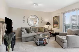 1300 Army Navy Dr, Arlington, VA 22202 - Photo 5