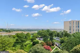 1300 Army Navy Dr, Arlington, VA 22202 - Photo 39