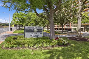 1300 Army Navy Dr, Arlington, VA 22202 - Photo 3