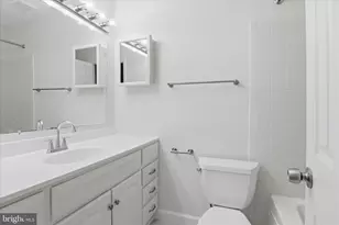 656 15th St S, Arlington, VA 22202 - Photo 21
