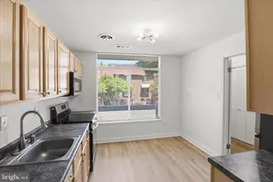 656 15th St S, Arlington, VA 22202 - Photo 9