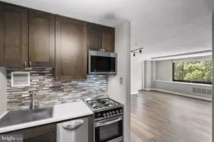 1021 Arlington Blvd, Arlington, VA 22209 - Photo 13