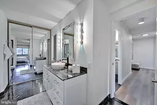 1600 N Oak St, Arlington, VA 22209 - Photo 9