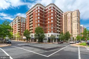 880 N Pollard St, Arlington, VA 22203 - Photo 1