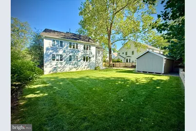 6111 35th Street N, Arlington, VA 22213 - Photo 3