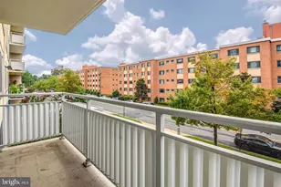 1301 S Arlington Ridge Road S, Arlington, VA 22202 - Photo 3